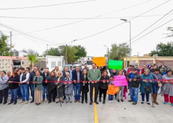 Inauguraron vecinos de Las Cumbres y Carlos Peña Ortiz nueva pavimentación