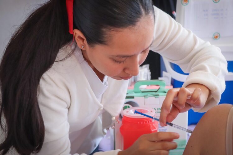 Aplica DIF Victoria 398 vacunas contra enfermedades virales