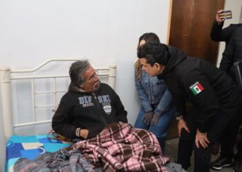 Supervisa alcalde refugio temporal habilitado por bajas temperaturas