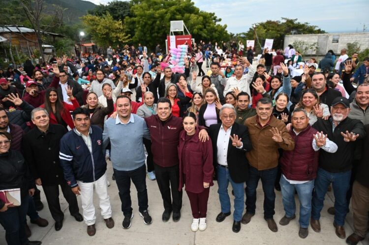 Llevan Lalo y Lucy servicios y programas a La Esperanza