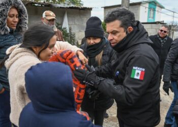Distribuyen Municipio y DIF Victoria apoyos invernales