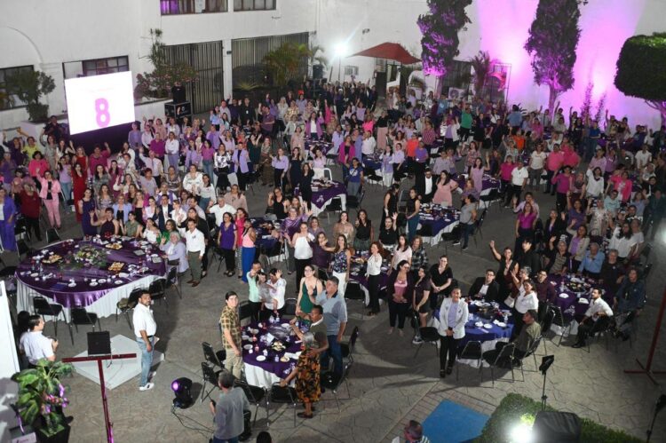 Rinde Ayuntamiento homenaje a cinco mujeres victorenses destacadas