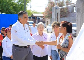 “Aquí estamos para ayudarlos”; Américo y María llevan apoyos a familias de Reynosa