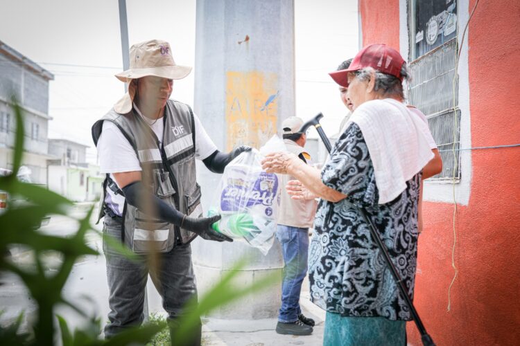 Continúa DIF Tamaulipas entregando apoyos a familias afectadas por lluvias e inundaciones en la frontera