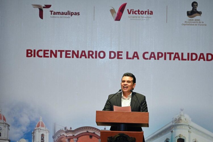 Abren Lalo y Lucy telón de festejos del bicentenario