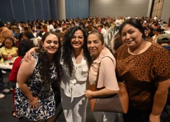 Olga Sosa participa en Reynosa en la asamblea informativa estatal de Morena