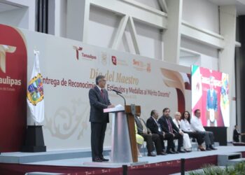 El magisterio es el eje y futuro del país: Américo