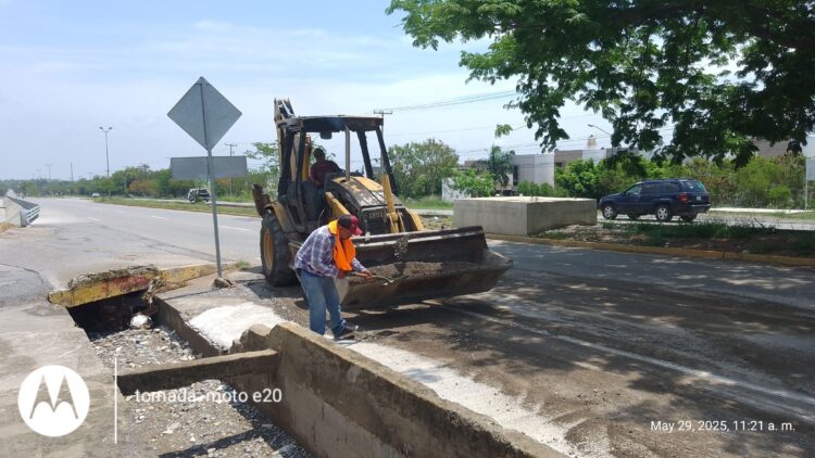 Implementa Municipio plan de azolve y bacheo en calles afectadas por lluvia.