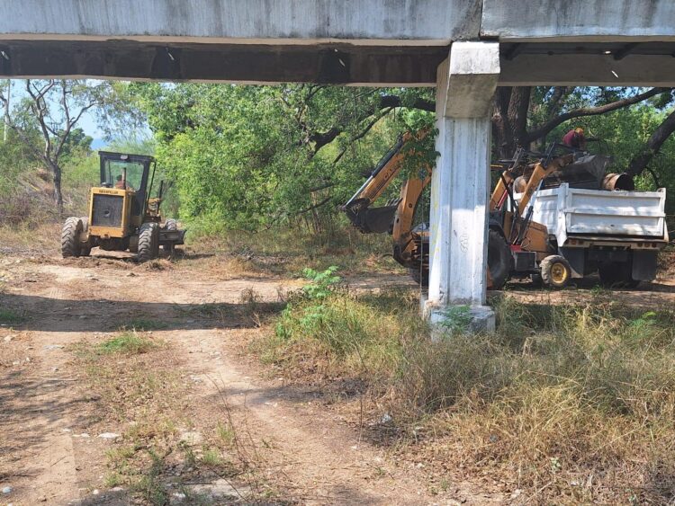 Inicia Municipio reconstrucción de puentes peatonales.