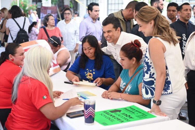 Instalarán módulos de empleo en Presidencia Municipal.