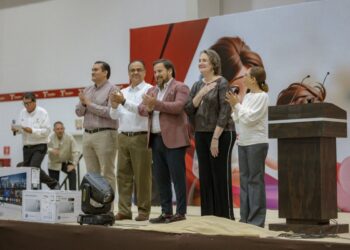 Celebra y reconoce SET a madres trabajadoras