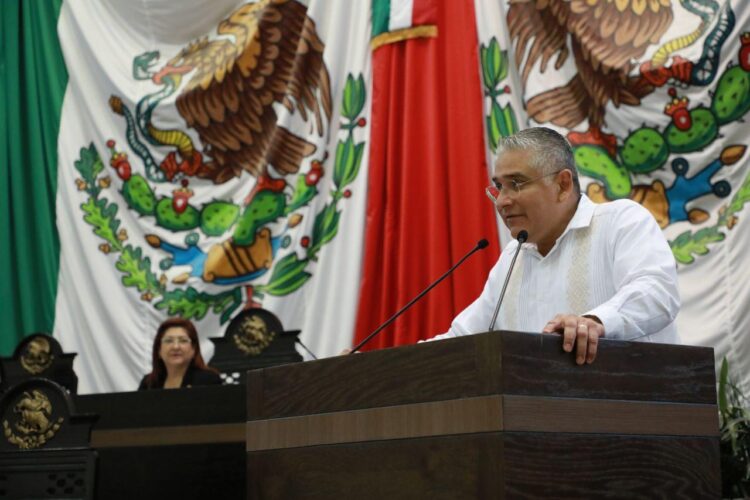 Con la espada desenvainada