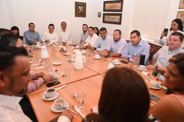 Estrechan lazos de colaboración Gobierno de Victoria y CANACO.