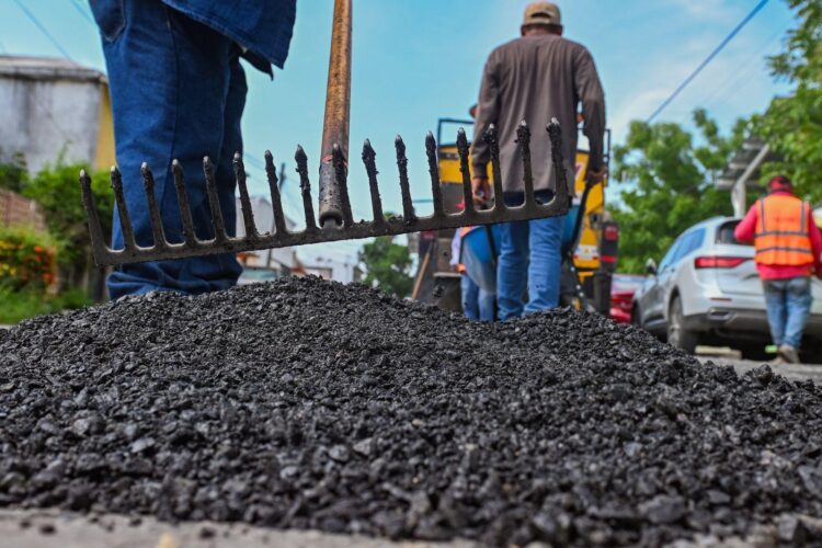 Intenso trabajo de rehabilitación y limpieza de calles y avenidas en la ciudad.