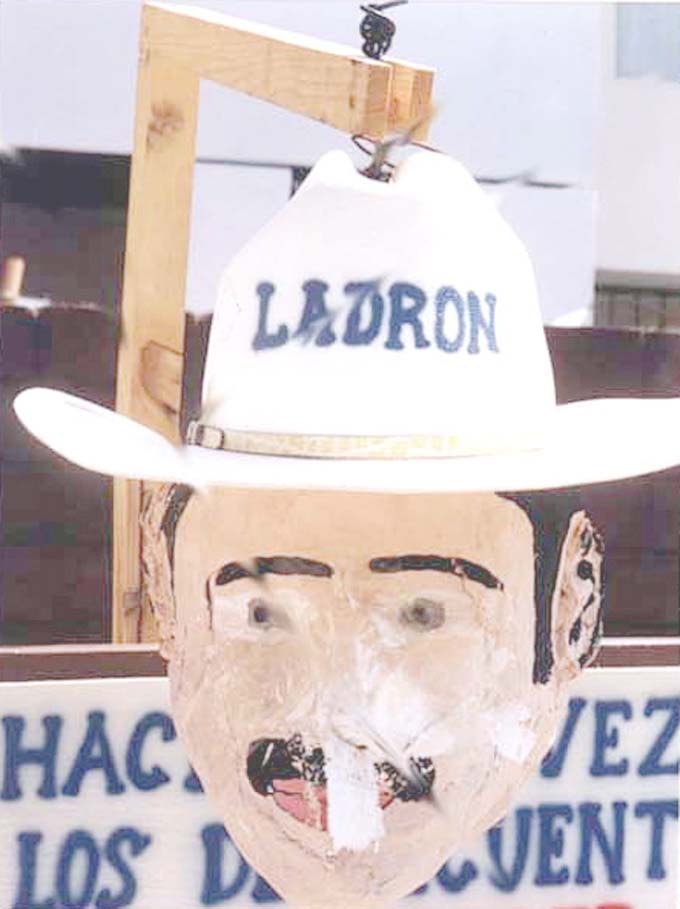 Primera patada a Cavazos Lerma