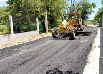 Cumple Victoria en proyección de obra 2025.