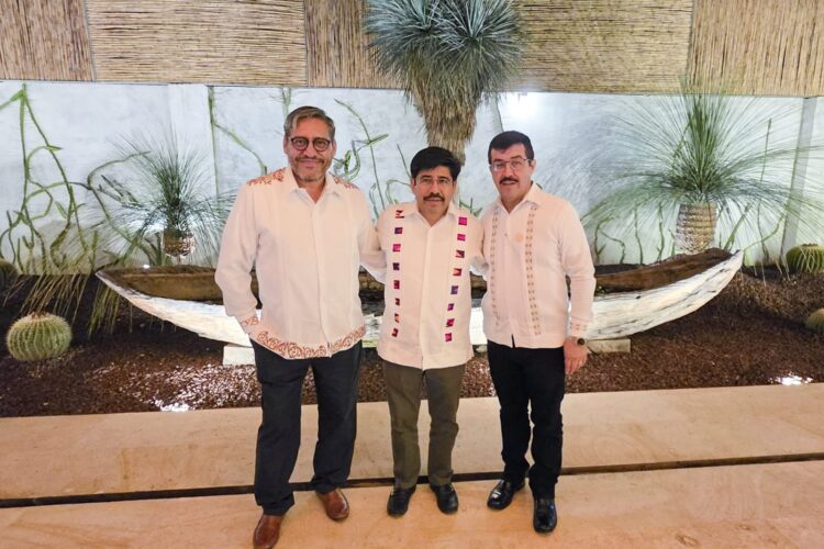 Participa rector de la UAT en reunión nacional con el jurista Hugo Aguilar