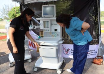 Cuenta la UAT con moderno quirófano móvil veterinario