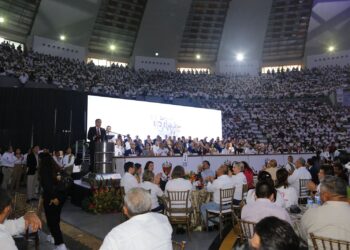 Reconoce gobernador de Tamaulipas fortaleza del sindicato petrolero en su 90 aniversario