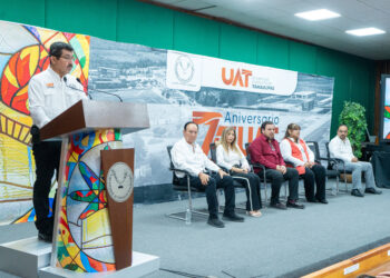 Más de 6 500 estudiantes de la UAT reciben beca