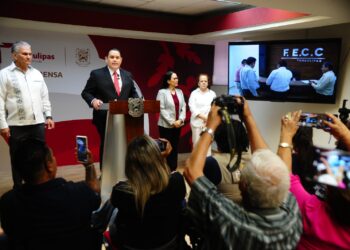Cabeza de Vaca benefició con contratos millonarios a los Carmona
