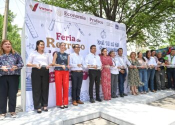 Inaugura Lalo Gattás Feria de Regreso a Clases 2025.