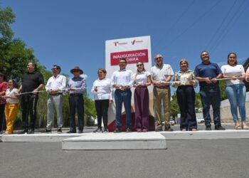 Entrega Municipio nueva calle para beneficiar a vecinos de colonias Norberto Treviño y Viviendas Populares.