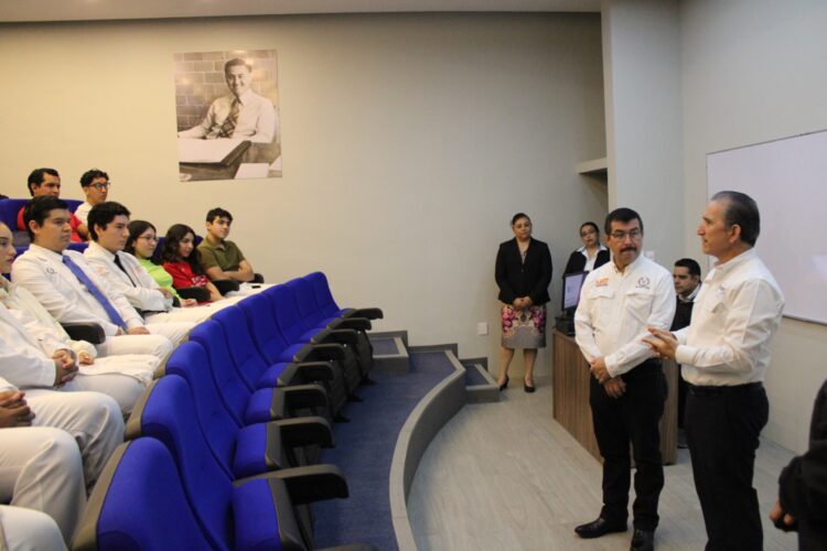 Sostiene rector de la UAT encuentro con universitarios de Medicina Tampico