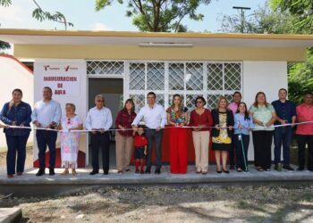 Entrega alcalde aula especial a jardín de niños Beatriz Ordóñez Acuña.