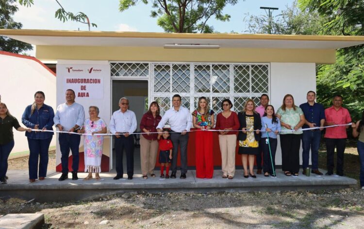 Entrega alcalde aula especial a jardín de niños Beatriz Ordóñez Acuña.