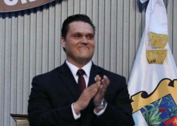 Que levanten la mano