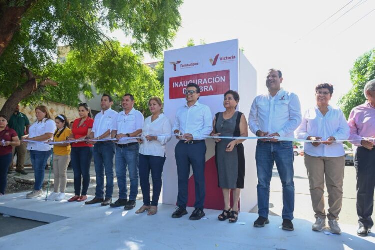 Cumple alcalde compromiso con vecinos de la Col. Tamaulipas.