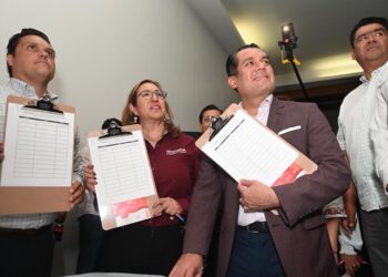 Levantan firmas en Tamaulipas para que la Corte mande a la cárcel a Cabeza de Vaca