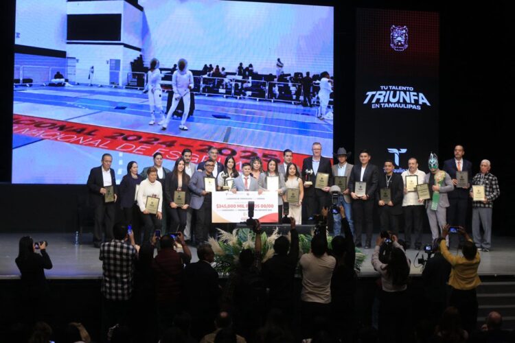 Premia Américo Villarreal a la juventud y al deporte tamaulipeco