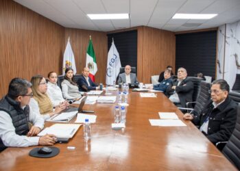 Ya está Govea en la Fiscalía: Encabeza reunión y visita oficinas
