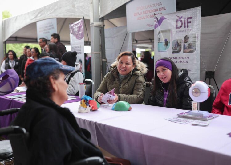 Lleva María de Villarreal miles de apoyos a Xicoténcatl con la Brigada Transformando Familias