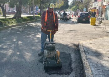 Intensifica Municipio trabajos de bacheo en periodo vacacional.