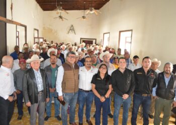 Realiza Economía jornada de capacitación para productores de mezcal