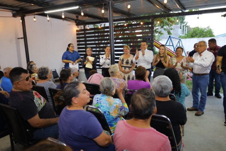 Conviven Lalo y Lucy con familias de la Miguel Alemán.