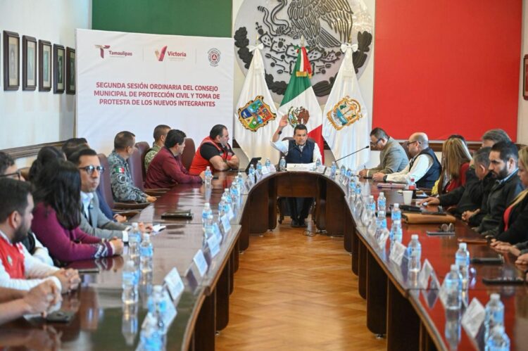 Preside Lalo Gattás sesión del Consejo Municipal de Protección Civil.