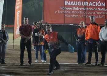 Inaugura rector Dámaso Anaya el Parque Universitario de Softbol de la UAT