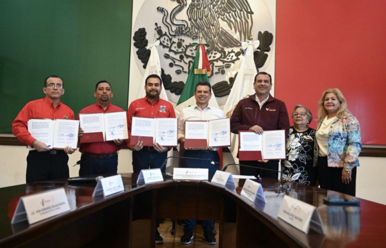 Acerca Municipio trámites administrativos a trabajadores del IMSS.