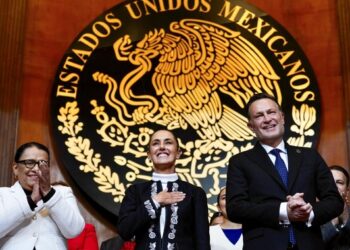México no se doblega, no se arrodilla, no se rinde y no se vende”: CSP en 109 aniversario de la Carta Magna.