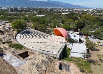 Construye Gobierno de Tamaulipas cubierta sobre concha acústica del parque Siglo XXI en Victoria