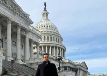 Don Francisco anda de turista