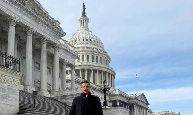 Don Francisco anda de turista