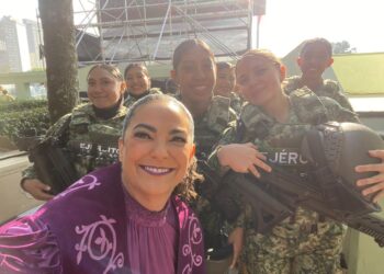 Senadora Olga Sosa Ruiz, asiste a la ceremonia de conmemoración del día internacional de la mujer