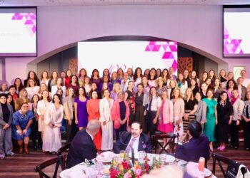 Carmen Lilia ¿se unió a enemigos de la 4T?