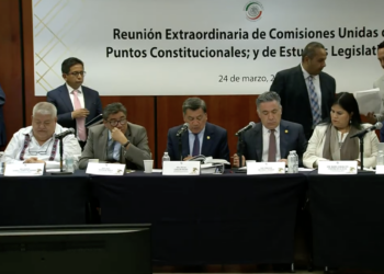 Senado aprueba plan B en comisiones