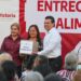 Encabeza Lalo Gattás entrega de apoyos alimentarios en Victoria.